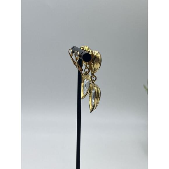 Gold Tone Unsigned Faceted Heart Dangle Clip On Earrings High End - Picture 5 of 13
